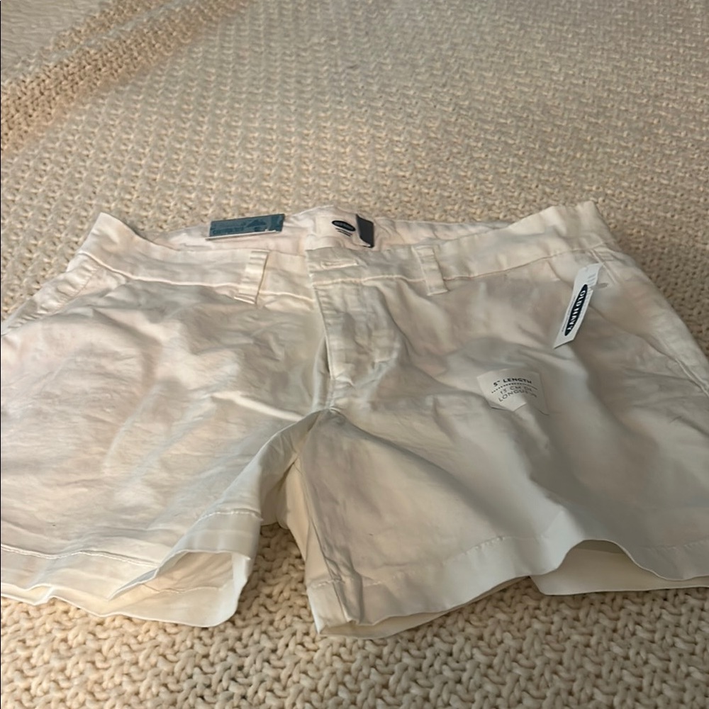 Women's Cream Shorts
